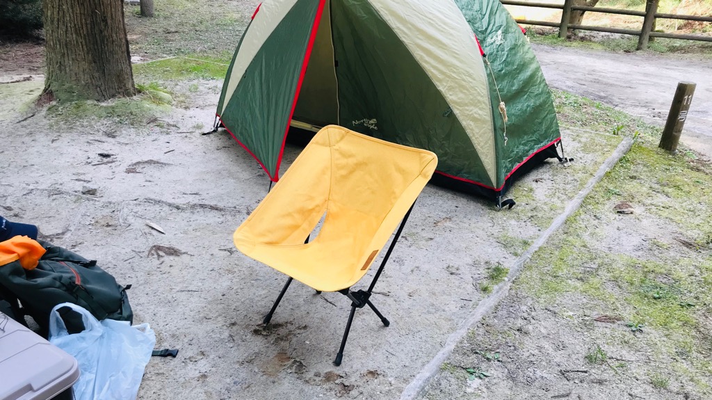 デイキャンプに最低限必要なキャンプギア：アウトドアチェア