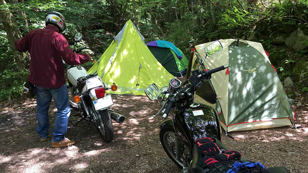 キャンプツーリングのメリット・良いところ：徒歩よりも車よりも、バイクで行くキャンプには「旅」感がある