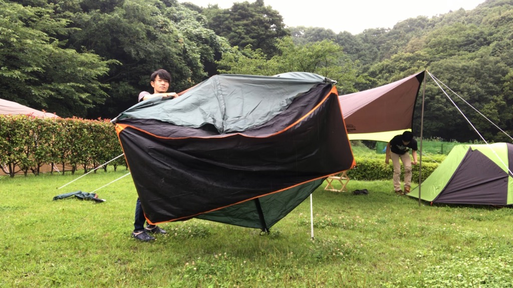 ソロキャンプにおすすめのキャンプギア②：BUNDOK(バンドック)ツーリングテントBDK-18
